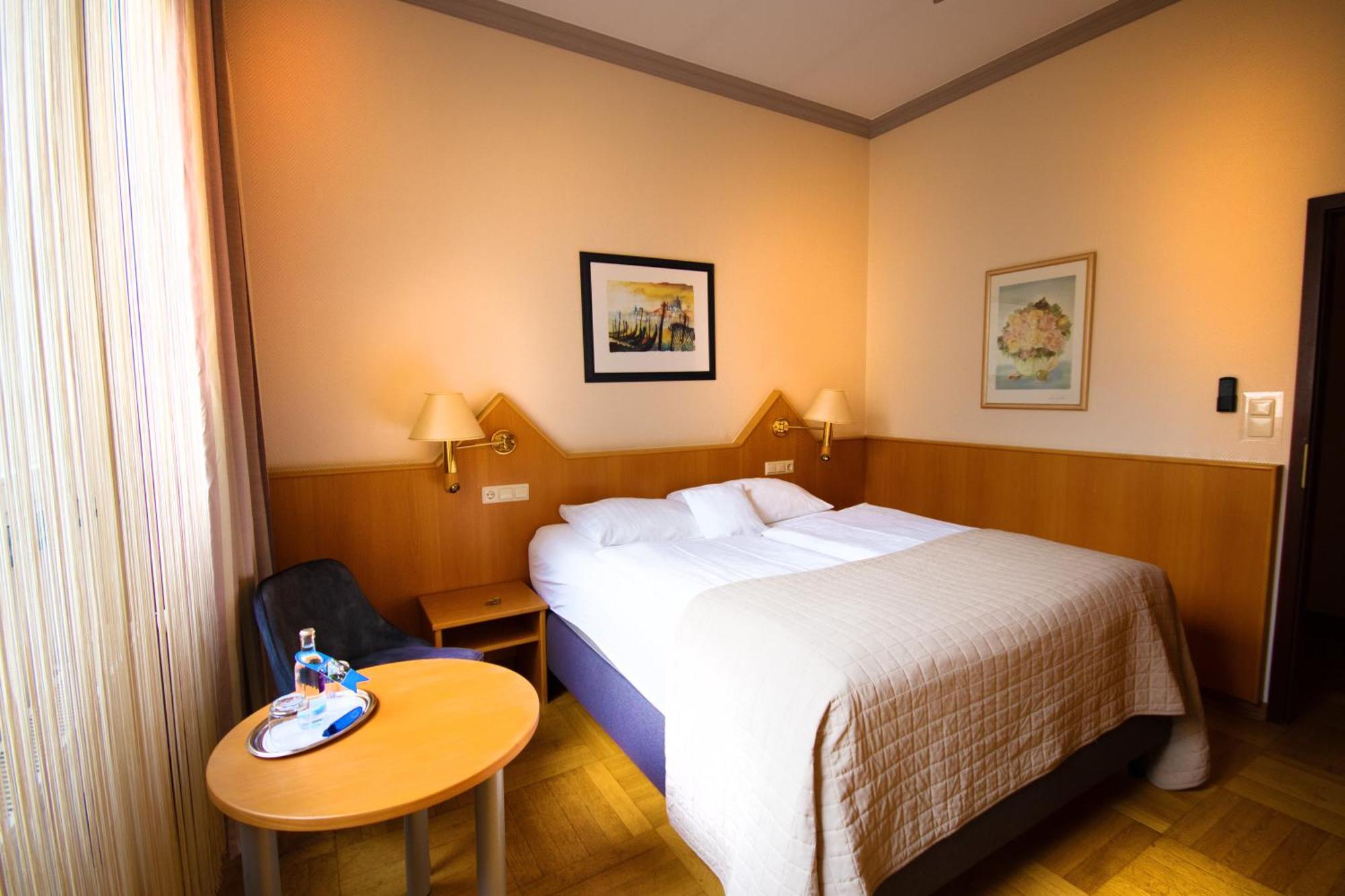 Komfort Hotel Am Kurpark Bad Homburg vor der Hoehe Luaran gambar