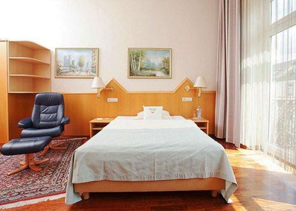 Komfort Hotel Am Kurpark Bad Homburg vor der Hoehe Bilik gambar